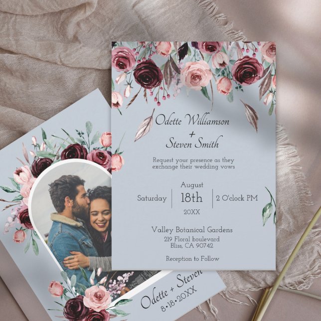 Convites Casamento de Fotografias Florais Dusty Blue e Burg (Rustic Country Dusty Blue Blush and Burgundy Photo Wedding Invitation)