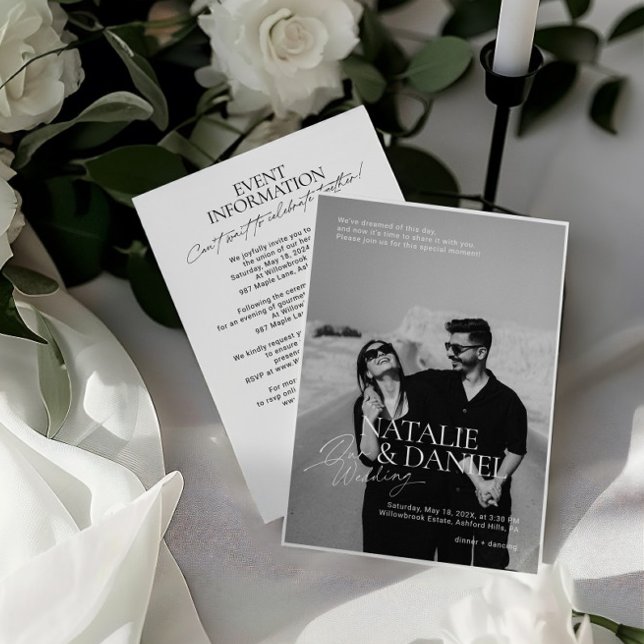 Convites Casamento de Fotografias Pretas e Brancas Modernas (All-in-One Modern Black & White Photo Wedding Invitation)