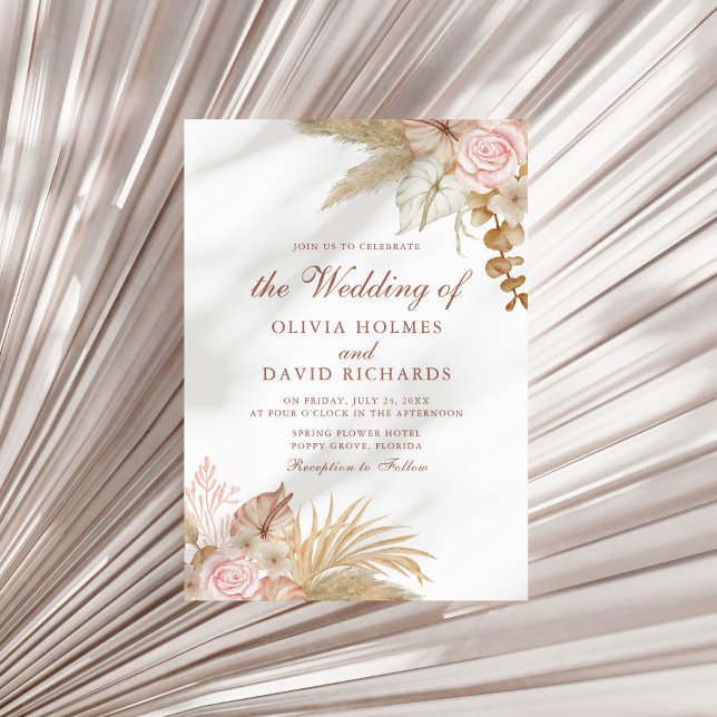 Convites Casamento de Grass de Pampas Floral Modern Boho (Modern Boho Floral Pampas Grass Wedding Invitation on a sunny neutral dry palm leaf.)