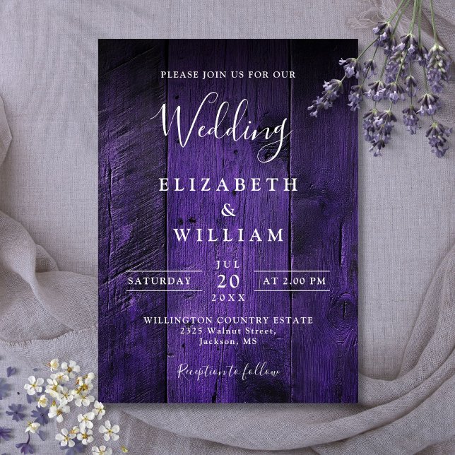 Convites Casamento de Madeira Rústica Roxa Boho Elegante Ba (Purple Rustic Boho Elegant Barn Wood Wedding Invitation)