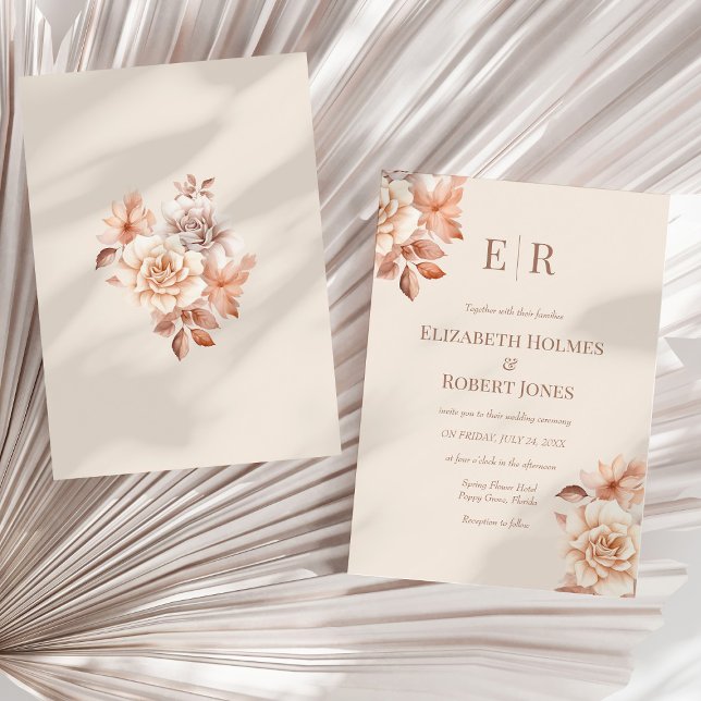 Convites Casamento de Monograma Floral Dourado Rosa moderno (Modern Rose Gold Floral Monogram Wedding Invitation on a sunny neutral dry palm leaf.)
