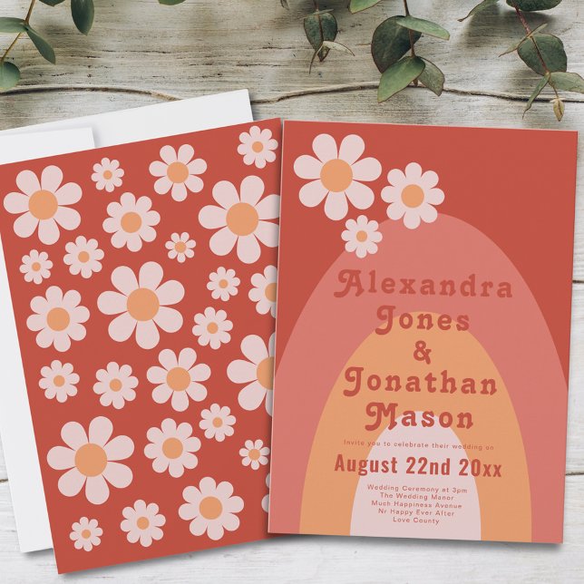 Convites Casamento de Pêssego Moderno dos anos 70 (Retro 70s vintage daisy arch orange wedding invitation with groovy typography )