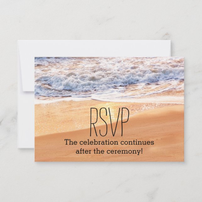 Convites Casamento de Praia Casual com Ondas Douradas RSVP (Frente)