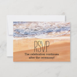 Convites Casamento de Praia Casual com Ondas Douradas RSVP