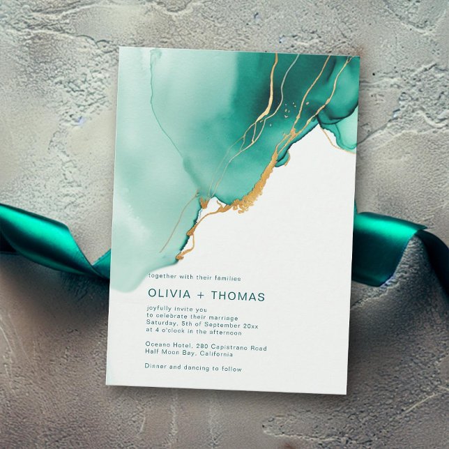 Convites Casamento de Praia das Ondas Douradas Modernas Eme (modern emerald green wedding invitation gold ocean beach waves romantic elegant bohemian typography)
