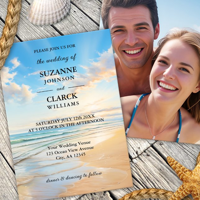 Convites Casamento de Praia de Aquarela Costeira Elegante (A coastal photo wedding invitation featuring a watercolor painting of a beach on a sunny day)