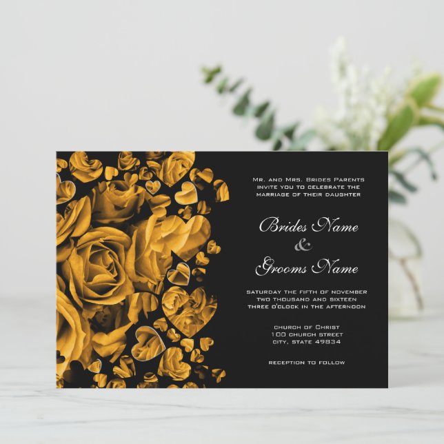 Convites Casamento de Rosas Coração de Ouro Elegante (Em pé/Frente)