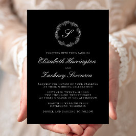 Convites Casamento de White Script Wreath em Monograma Negr