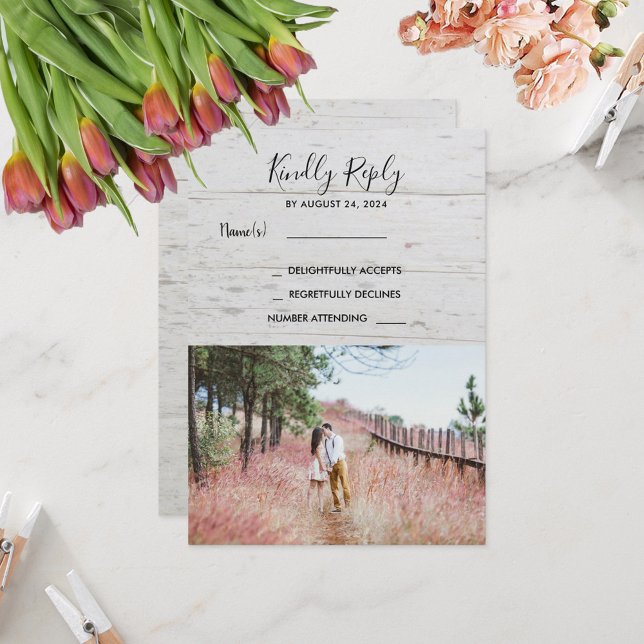 Convites Casamento do país RSVP com foto elegante de madeir (Rustic wood elegant photo RSVP country Wedding Invitation.)