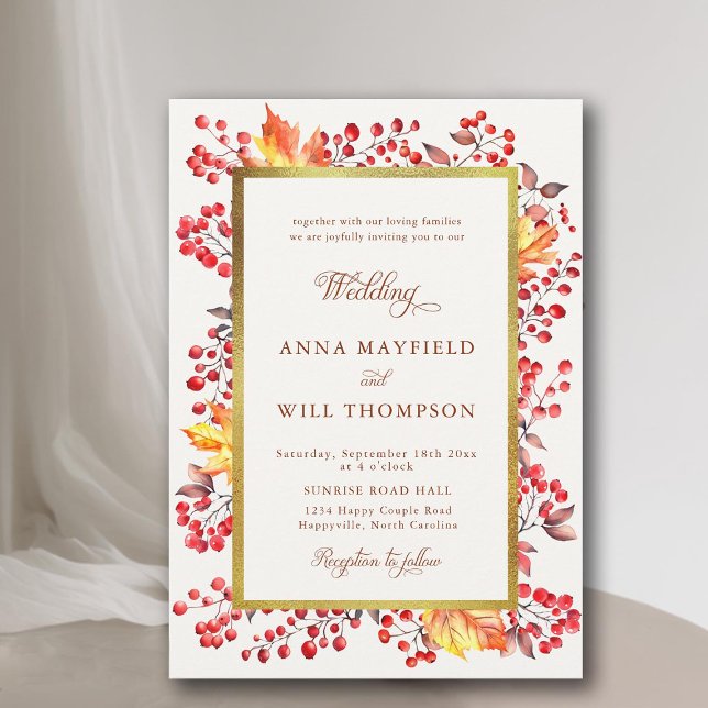 Convites Casamento Dourado com Frame Elegante Deixa Berries (fall leaves botanical red berries gold frame modern romantic elegant rustic boho wedding invitation)