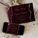 Convites Casamento Dourado com Script Agate Burgundy<br><div class="desc">A borda esquerda deste elegante convite de casamento moderno mostra uma borda de água borrifada,  cortada com falsa brilho dourado. O texto personalizável combina um script moderno de cor dourada,  fontes copperplate e itálico. O lado inverso apresenta uma burgundy e uma design de agata dourada.</div>