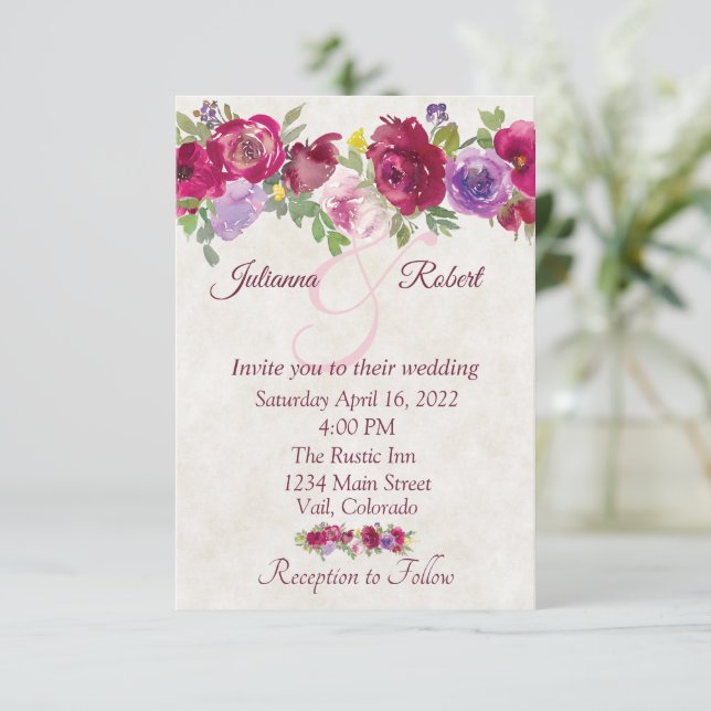 Convites Casamento econômico com flores em burgundy e roxo (Em pé/Frente)