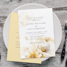 Casamento Elegante com Detalhes de Flores em Branc