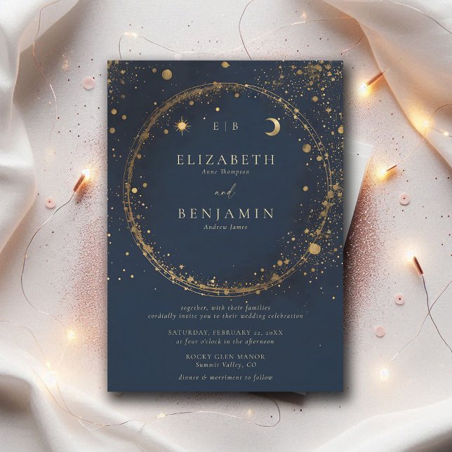 Convites Casamento Elegante de Monogramas Dourados à Meia-N (celestial wedding invitation modern classic elegant midnight blue gold dust monograms)