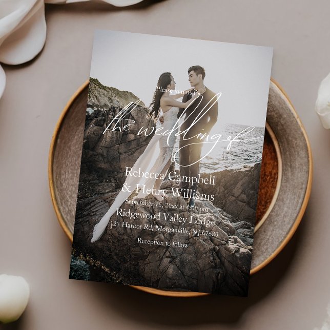 Convites Casamento Elegante de Script de Foto Moderno (Make your special day unforgettable with our beautifully designed photo wedding invitation.)