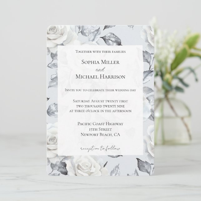 Convites Casamento Floral de Rosas Brancas de Prata Chic (Em pé/Frente)