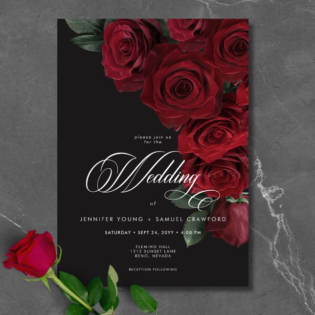 Convites Casamento Floral de Rosas vermelhas de Sangue Eleg (Elegant Moody Blood Red Roses Floral Wedding Invitation)