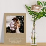 Convites Casamento Fotográfico de Mocha Tan, Minimalista da<br><div class="desc">Este simples convite de casamento colorido de bronzeado ou champanhe mocha apresenta um estilo moderno minimalista. O layout inclui sua foto quadrada com a legenda "to be wing" justificada acima e seus nomes justificados abaixo. As informações detalhadas estão centradas no espaço abaixo da foto. O verso tem um lugar para...</div>