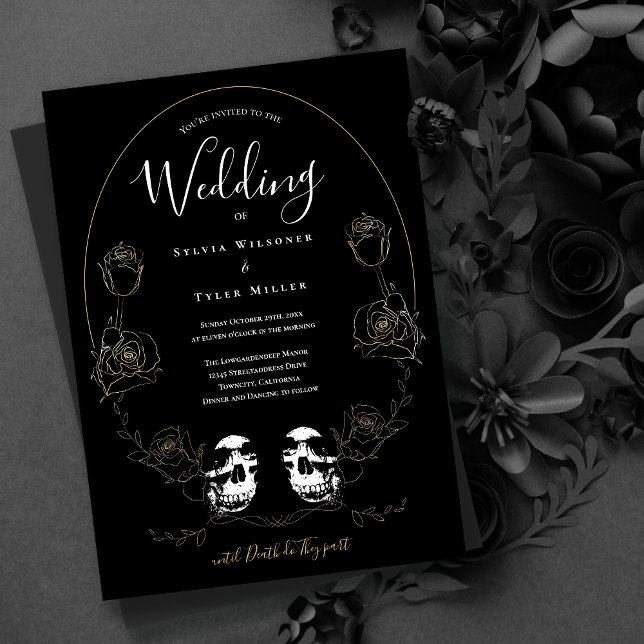 Convites Casamento Gótico Negra-Floral do Crânio (Set the mood for your wedding with this skull wedding invite.)