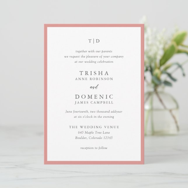 Convites Casamento Moderno com Monograma Rosa Coral Elegant (Em pé/Frente)