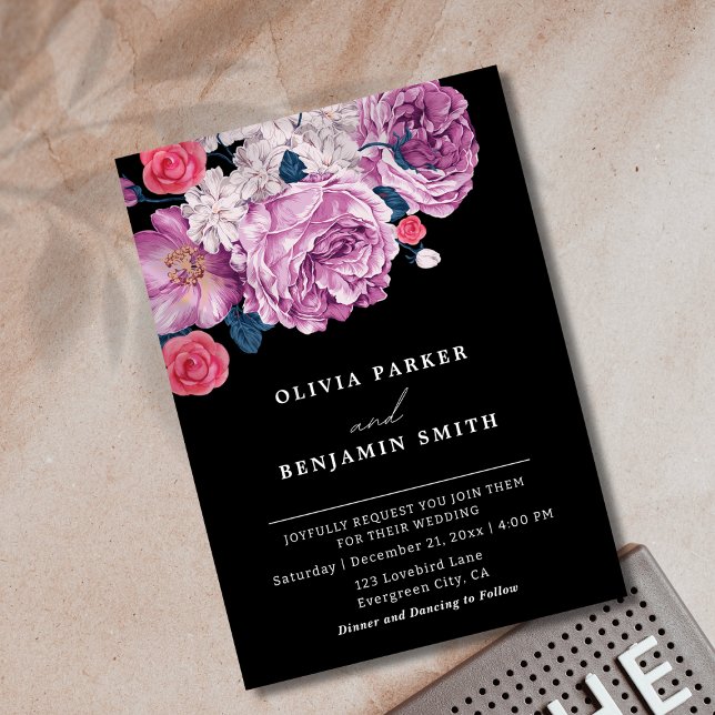 Convites Casamento Negra Floral Rosa Roxo Elegante Violet (Elegant Violet Rose Purple Floral Black Wedding Invitation)