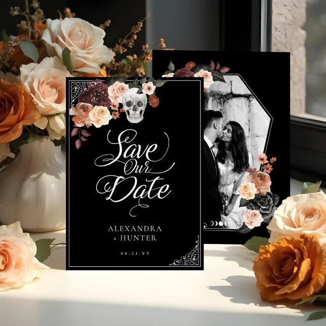 Convites Casamento outono do Gótico do toque de mão do esqu (Skeleton Hand Ring Goth Fall Wedding Save the Date Invitation - Front & Back)