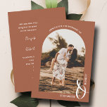 Convites Casamento Romântico de Foto Archada Terracotta<br><div class="desc">Este convite romântico de casamento de terracota mostra sua foto arquivada na frente e seus detalhes da cerimônia no verso. CORRESPONDENTE a itens na nossa coleção.</div>