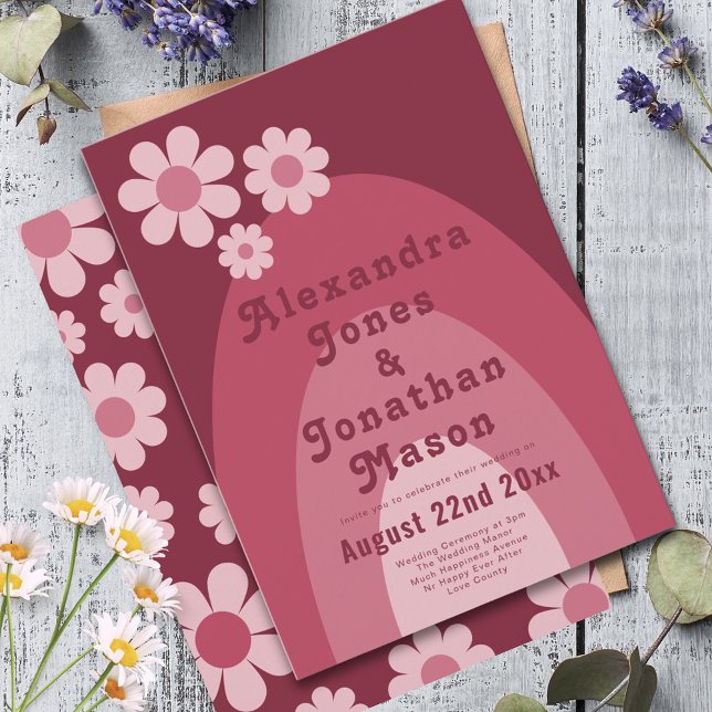 Convites Casamento Rosa Moderno da Borgonha Branca de 70 an (Modern retro daisy arch groovy typography pink wedding invitation )