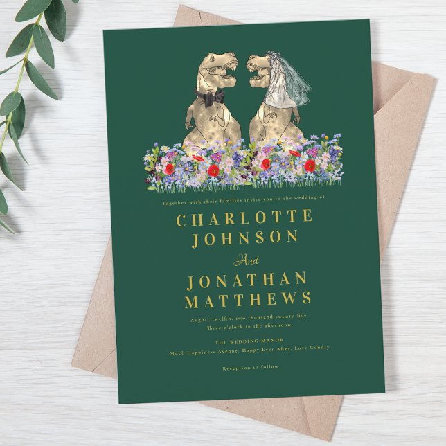 Convites Casamento Selvagem de Dinossauro Boho com Flores S (Dinosaur boho wildflower green & gold wedding invitation Fun T-Rex bride & groom dino garden meadow)