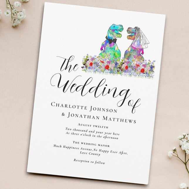 Convites Casamento Temático de Dinossauros Floral Colorido (Stylish script colorful wildflower dinosaur theme wedding invitation)