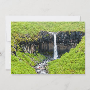 Convites Cascata de Svartifoss em Skaftafall - Islândia