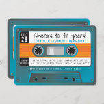 Convites CASSETTE FITA, moderna festa de aniversário da dis<br><div class="desc">por kat massard >> https://linktr.ee/simplysweetpaperie <<<< A retro cassette tape chamam design para o seu BIRTHDAY - original design perfeito para uma dona de vintage ou disco de 70 ou DICA de anos 80: 1. Para alterar/mover gráficos e fontes e adicionar mais texto - pressione o botão "personalizar". - -...</div>