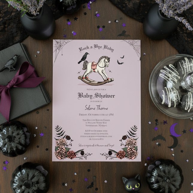 Convites Cavalinho de Balanço Roxo Gótico Chuvinha de Amor  (Cute Gothic Halloween Baby Shower Invitation. Rocking Horse & Roses Vintage Rock a Bye Baby Shower)