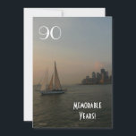 Convites Celebração memorável/veleiro de 90<br><div class="desc">Esta opinião bonita da noite de um veleiro na água, com skyline da cidade da N.Y. no fundo, é um contexto bonito para este convite de aniversário do 90 para o cavalheiro idoso em sua vida. A parte traseira do convite está pronta para ser personalizado. *Note: Para o olhar e...</div>