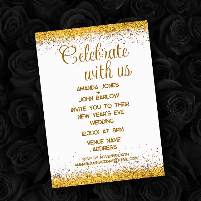 Convites Celebrar conosco o casamento Dourado de Ano Novo (Celebrate With Us Gold New Year's Eve Wedding Invitation)