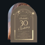 Convites Celestial Mocha Dourada Sun Moon Stars aniversário<br><div class="desc">A Celestial Mocha Dourada Sun Moon Astronomy aniversário de 30 anos Photo Invices apresenta um elegante sol dourado, lua e estrelas com um quadro de ouro sobre um fundo de mocha. Dentro é a sua informação de convite de 30 anos. Ao contrário, adicione sua foto favorita. Projetado para você pelo...</div>