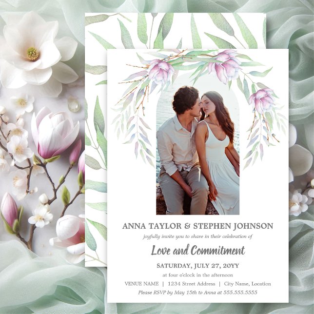 Convites Cerimônia de Compromisso Floral e Fotográfica da W (Elegant watercolor floral swag with couples photo commitment ceremony invitation front and back.)