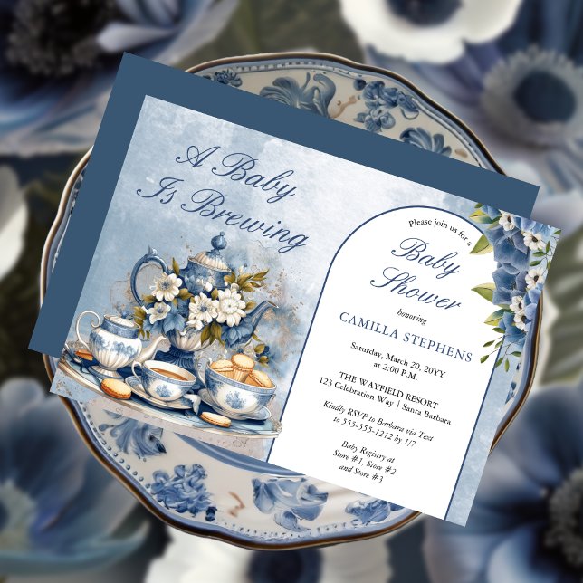 Convites Chá Chá de fraldas Floral Floral Azul Elegante ("A Baby Is Brewing" Elegant Blue and White Floral Tea Set Baby Shower Invitation)
