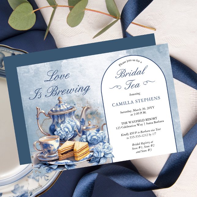 Convites Chá Chá de panela Floral Floral Azul Elegante (Elegant Blue Floral Teacup Bridal Shower Tea Landscape Invitation)