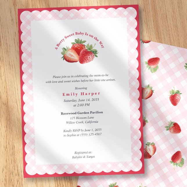 Convites Chá de Bebê Doce Morango Xadrez Rosa (Strawberry-Berry-Sweet Baby Girl Shower Invitation with pink elegant gingham for spring baby shower.)