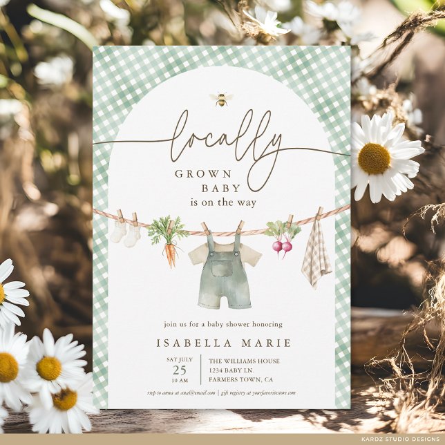 Convites Chá de Bebê Verde Neutro e de Produção Local (The front of the baby shower invite is shown at 5x7-inch size. Choose paper, + corner style.)