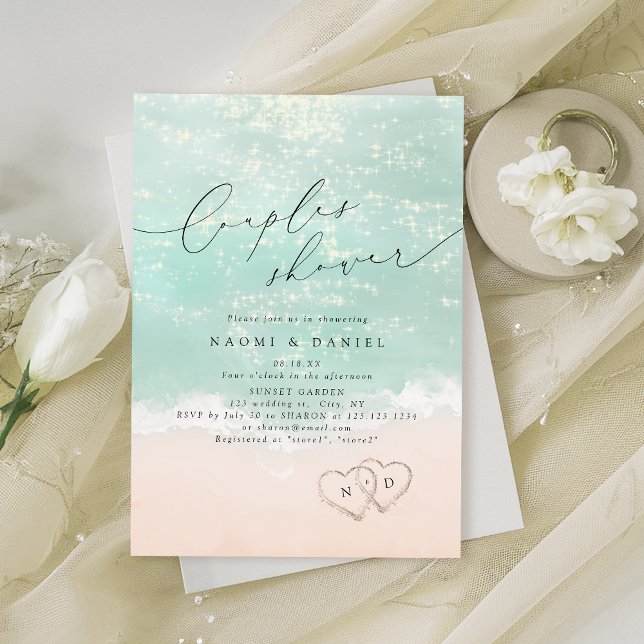 Convites Chá de Casais de Praia do Sand Hearts do Script Mo (Modern Script Sand Hearts Beach Couples Shower Invitation)