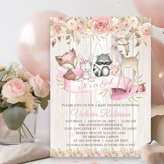Convites Chá de fraldas de animais da floresta russa doce (Cute woodland baby shower invitation with sweet baby animals on a rustic wood and floral background.)