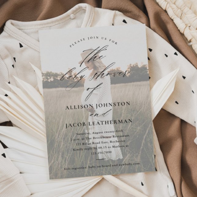 Convites Chá de fraldas de Casais de Sobreposição de Fotogr (Elegant script couples photo baby shower invitation.)