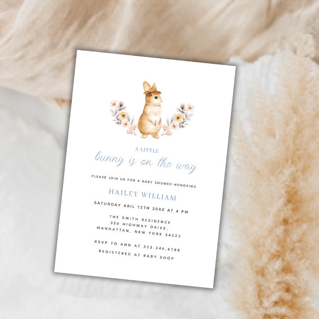 Convites Chá de fraldas de flor selvagem azul (Blue Whimsical Bunny Wildflower Baby Shower Invitation)