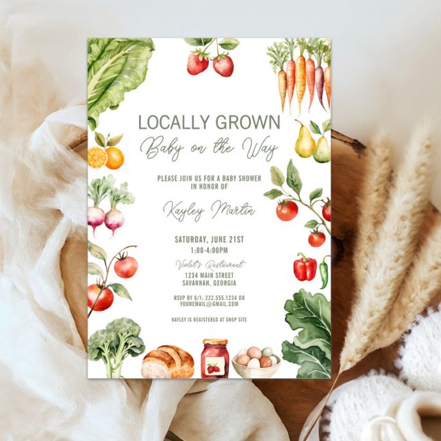 Convites Chá de fraldas de mercado do agricultor russo cres (Locally Grown Farmers market baby shower invite with rustic fruits, veggies, and sweet garden charm)