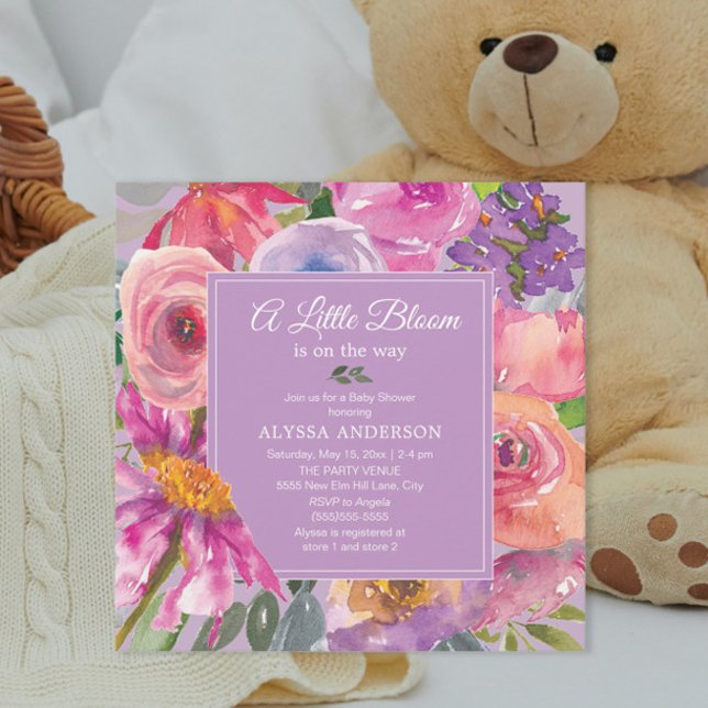 Convites Chá de fraldas de Sangue Floral Rosa Púrpura (Pink and purple watercolor floral baby girl "A little bloom is on the way" baby shower invitation)