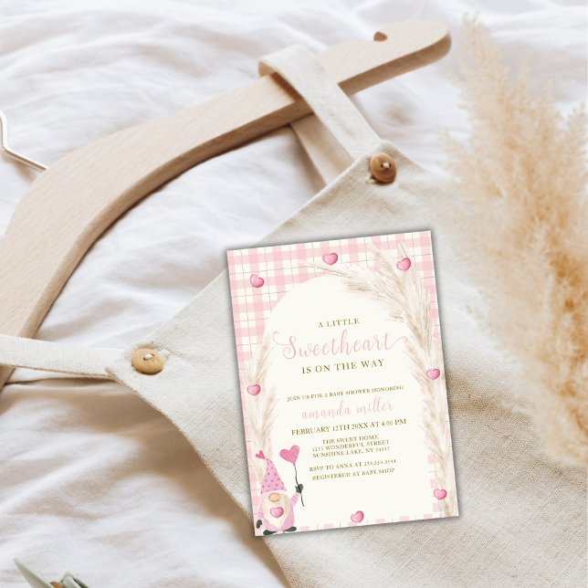 Convites Chá de fraldas de Sweetheart do Arch Gingham Boho  (Pink Boho Arch Gingham Sweetheart Baby Shower Invitation)