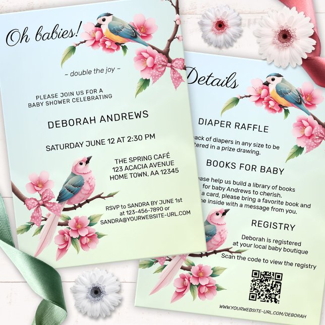 Convites Chá de fraldas dos gêmeos Arcos das aves bonitas (Gender neutral baby shower invitation with two pretty birds with bows on flower branches - QR code)