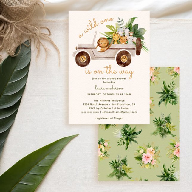 Convites Chá de fraldas Safari Selvagem Um Animal Selvagem (Safari baby shower invitation with watercolor animals in 4x4 car and tropical flowers)